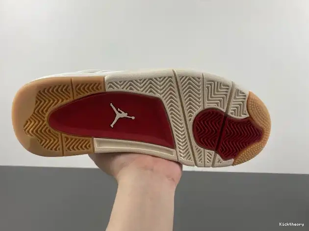 Kick Theory Levi's AO2571-100 4 'White' Air Jordan x 0615